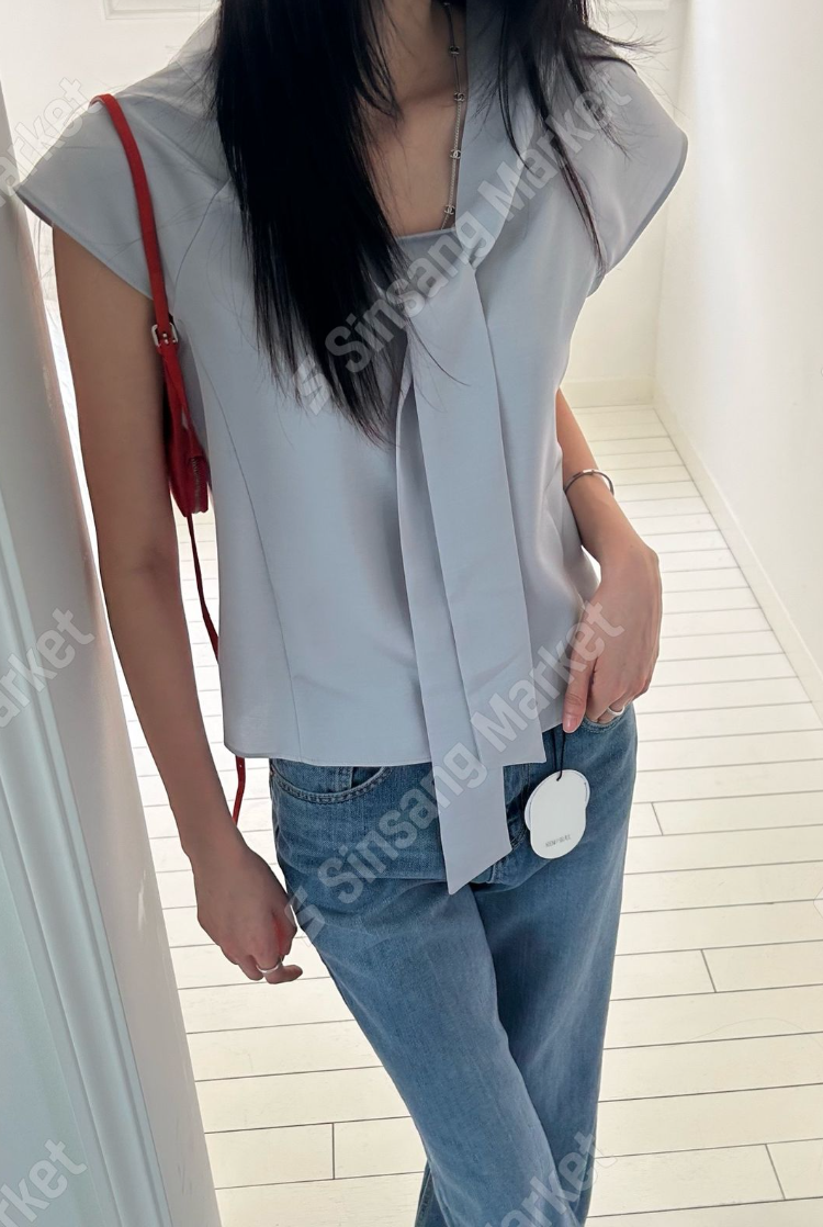 韓國MEMO飄帶領巾無袖上衣 | 法式V領寬肩背心 Korean Sleeveless Tie-Neck Top