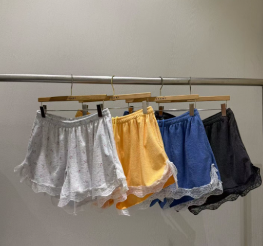 韓國FRANC蕾絲花邊鬆緊腰短褲 | 居家安全褲防走光內搭褲 Korean Lace Safety Shorts