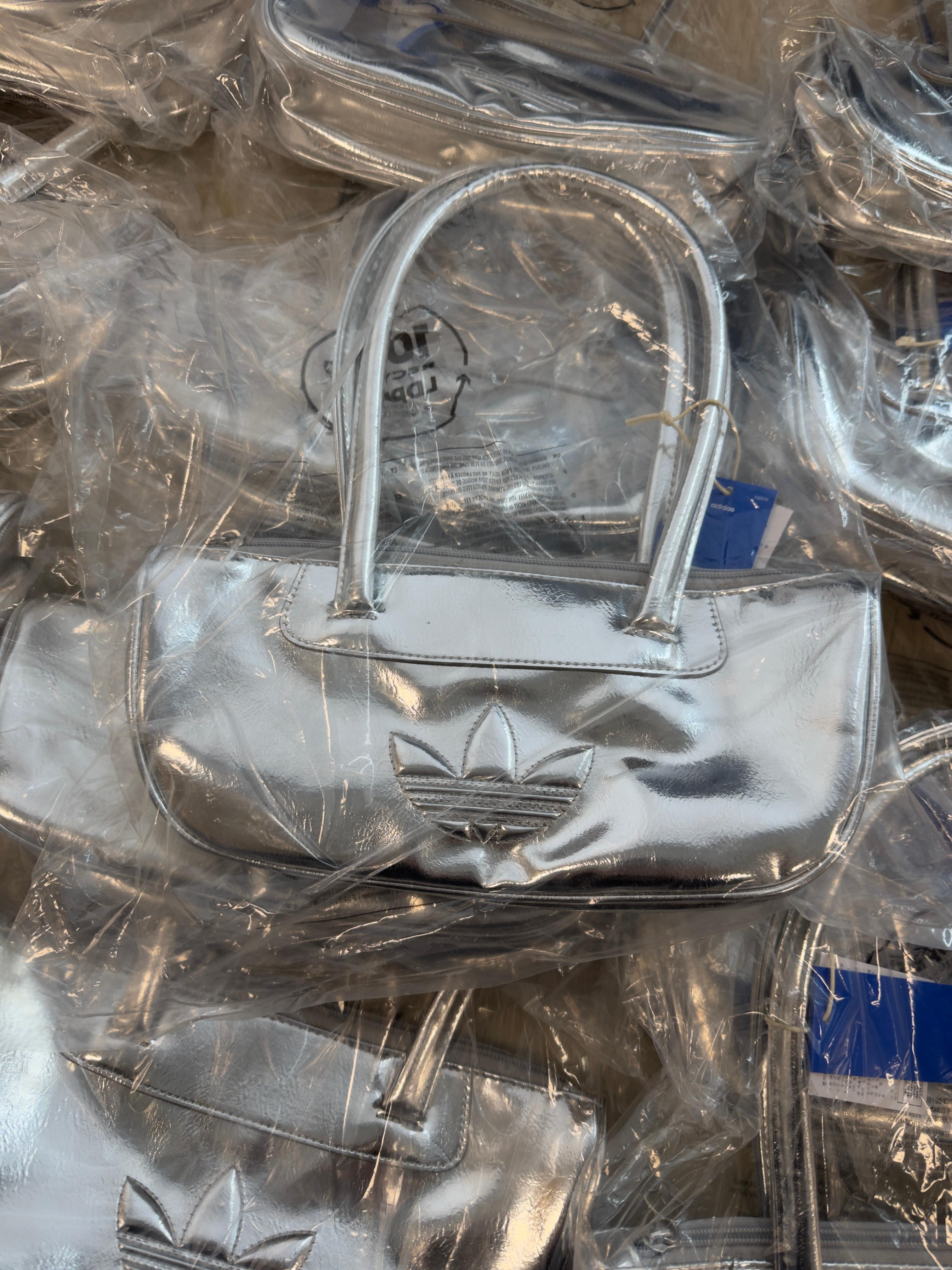 Adidas銀色金屬光澤三葉草手提包 | 復古運動街頭肩背包 Korean Metallic Silver Shoulder Bag