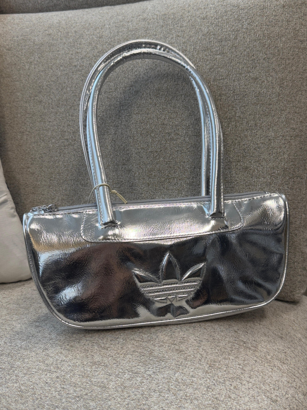 Adidas銀色金屬光澤三葉草手提包 | 復古運動街頭肩背包 Korean Metallic Silver Shoulder Bag