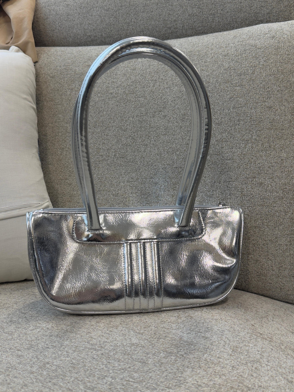 Adidas銀色金屬光澤三葉草手提包 | 復古運動街頭肩背包 Korean Metallic Silver Shoulder Bag