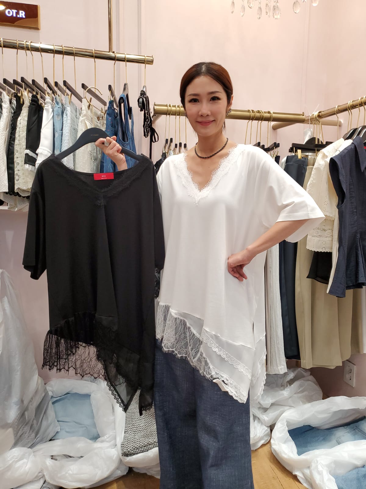 韓國OT Rimane上衣 LOT60621 - Black