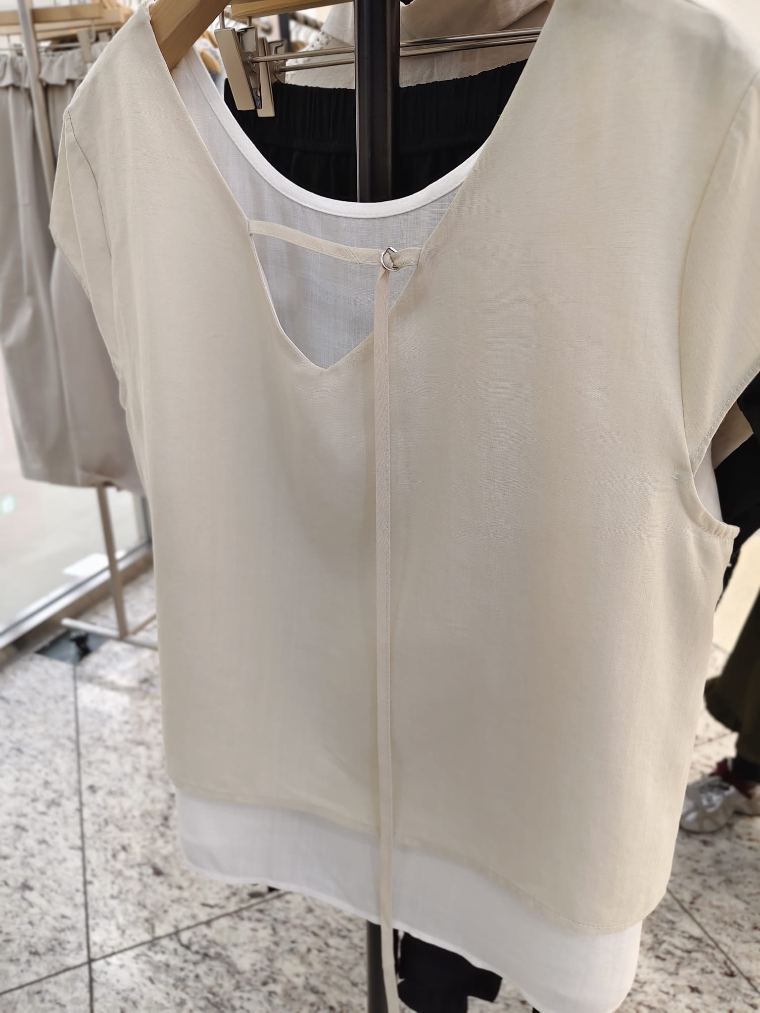 韓國Intro Adorable上衣 LAD60616 - Beige
