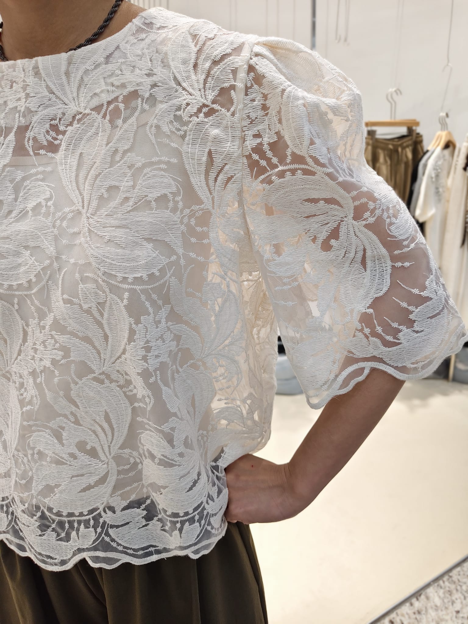 韓國Intro Adorable上衣 LAD60617 - Beige