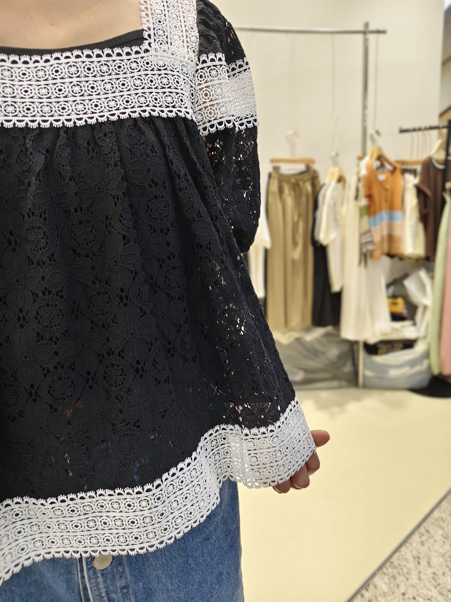 韓國Intro Adorable上衣 LAD60622 - Black