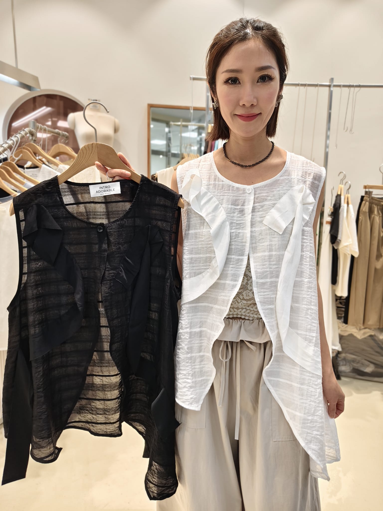 韓國Intro Adorable上衣 LAD60611 - Black