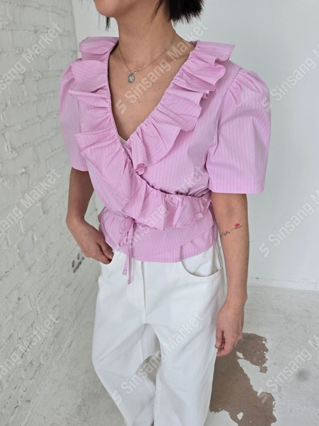 韓國CORNER302條紋荷葉邊收腰短袖上衣 | 法式泡泡袖綁帶襯衫 Korean Ruffle Stripe Blouse