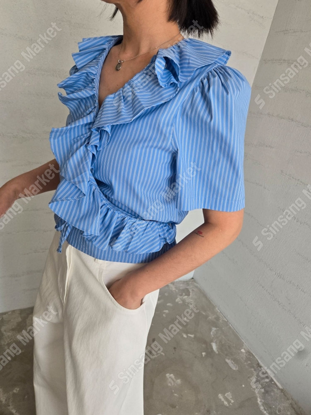 韓國CORNER302條紋荷葉邊收腰短袖上衣 | 法式泡泡袖綁帶襯衫 Korean Ruffle Stripe Blouse