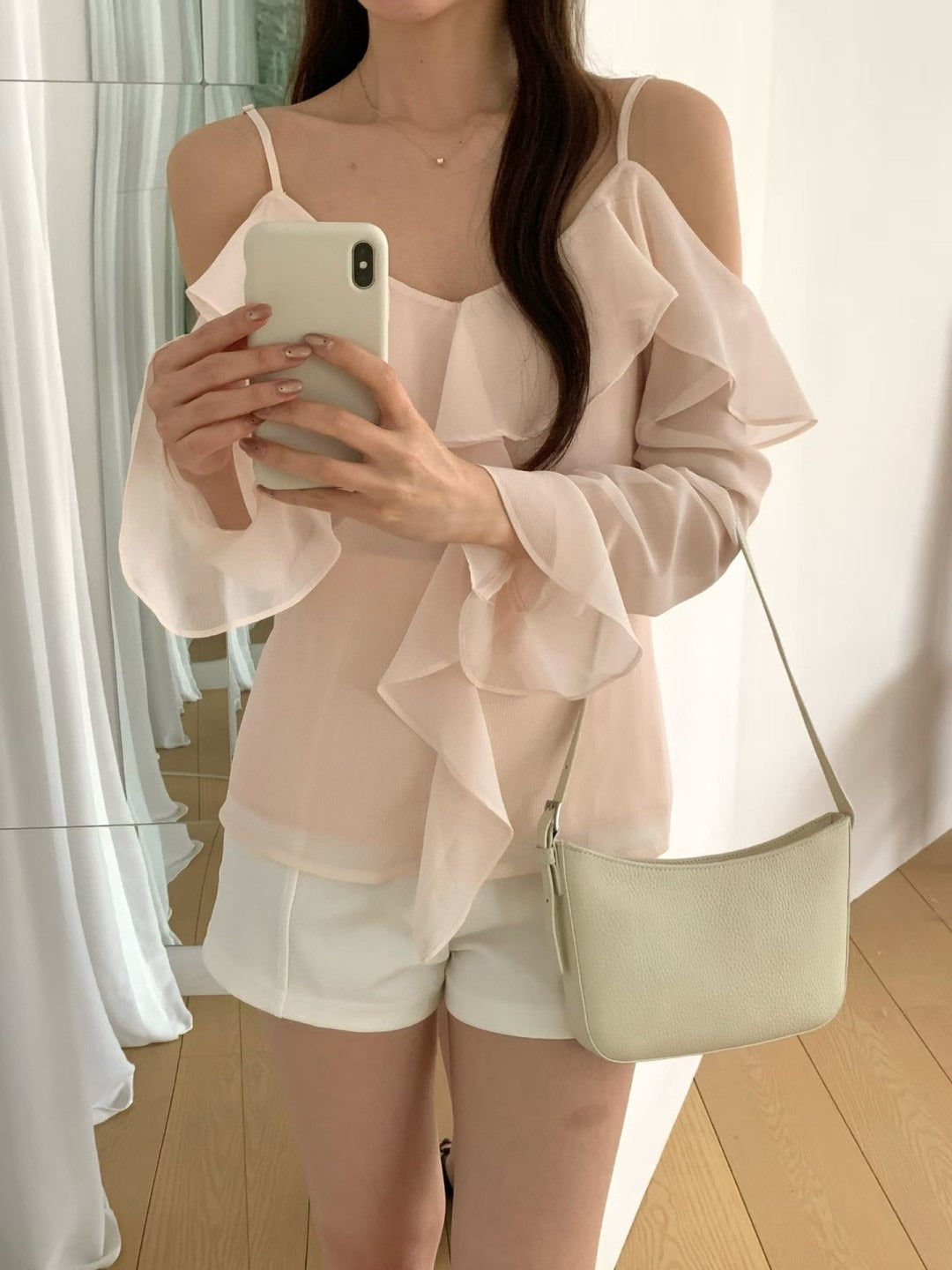韓國REFILL荷葉邊露肩細肩帶長袖上衣 | 浪漫雪紡飄逸襯衫 Korean Ruffled Off-Shoulder Blouse