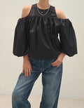 韓國NEOUL露肩澎袖上衣 | 挖肩一字領泡泡袖設計上衣 Korean Cold Shoulder Puff Sleeve Top