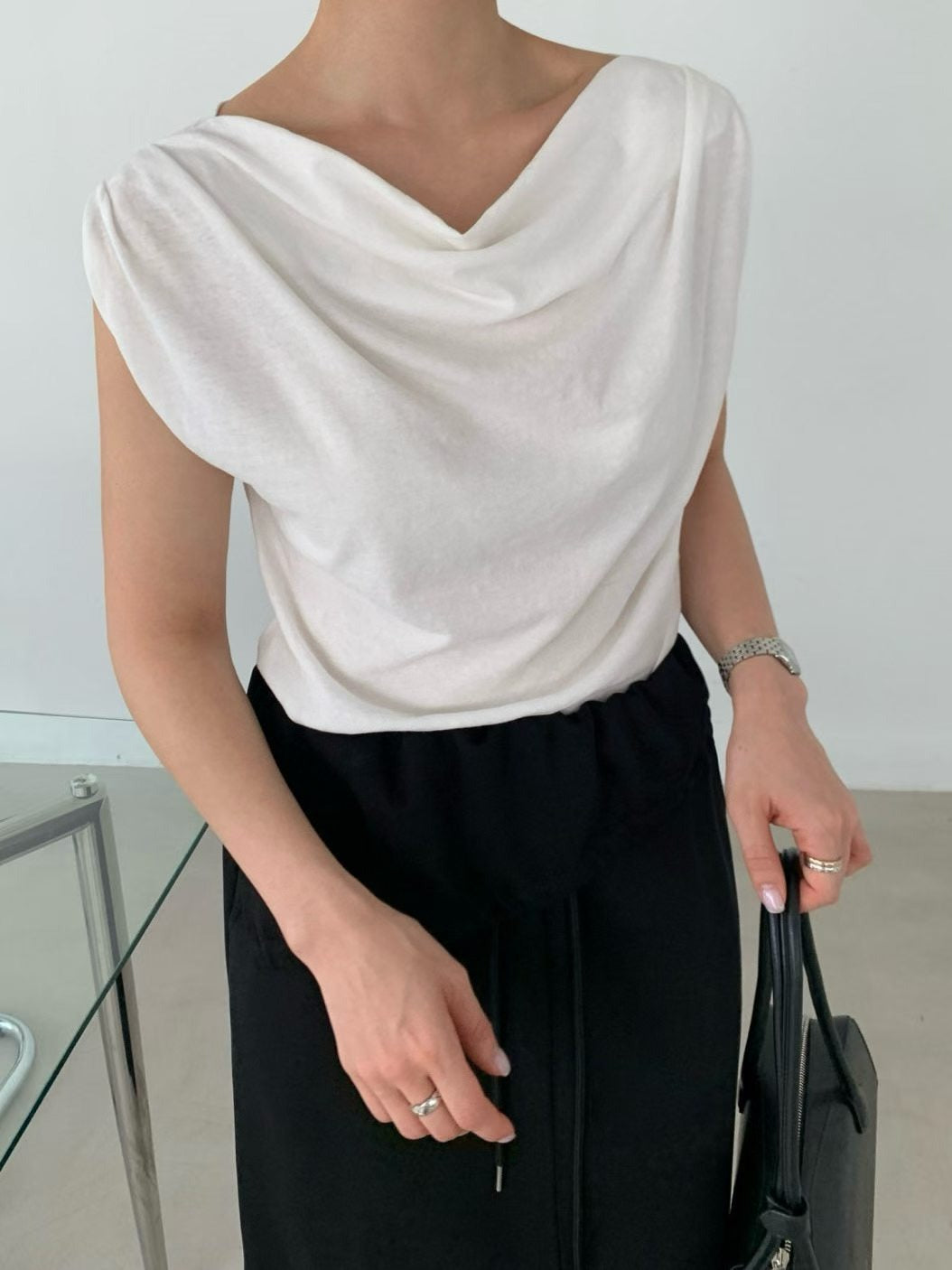 韓國垂墜領無袖上衣｜韓系氣質修身背心 Draped Cowl Neck Top