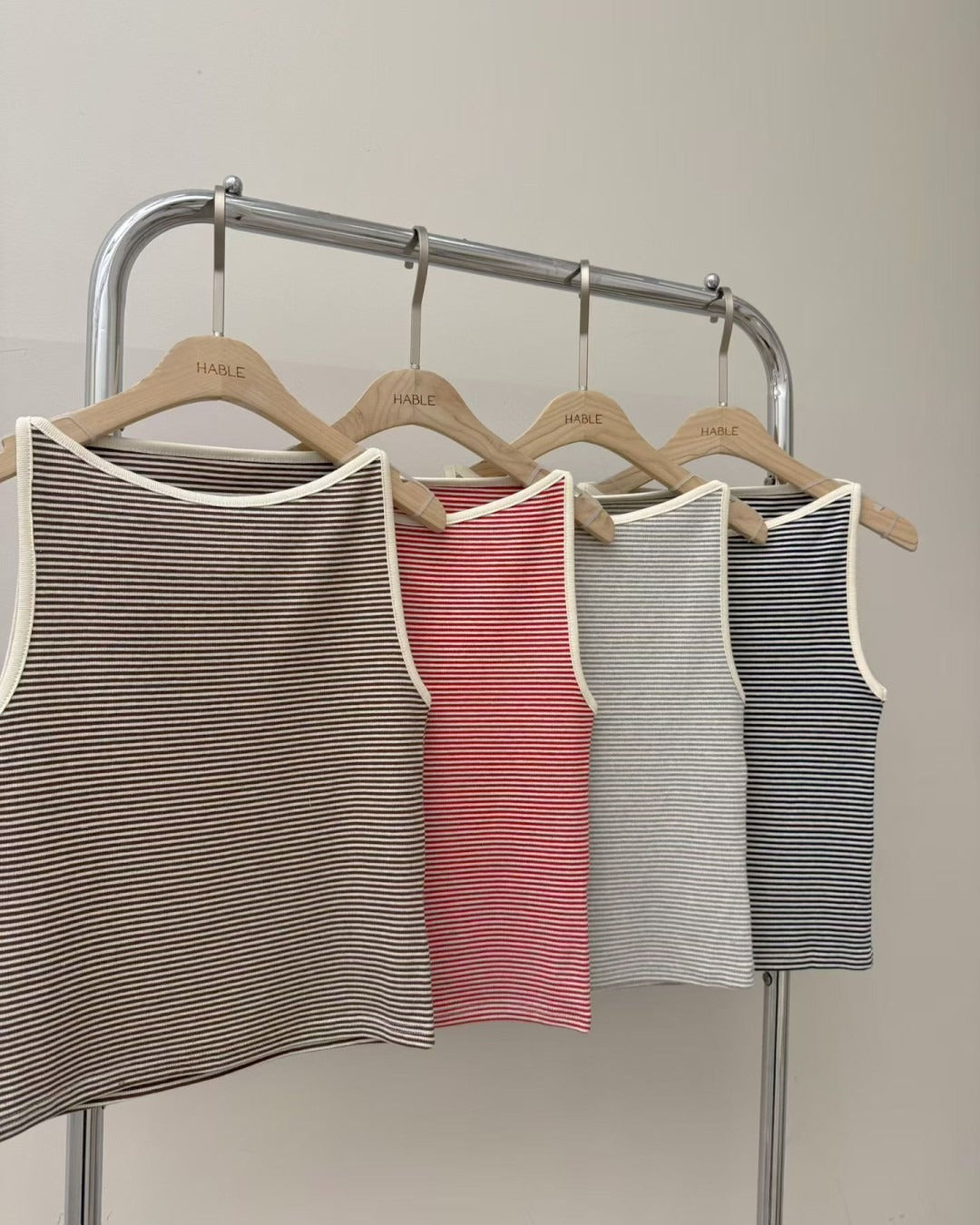 韓國HABLE條紋挖背修身針織背心 | 一字領收腰顯瘦無袖上衣 Korean Striped Slim Fit Knit Tank