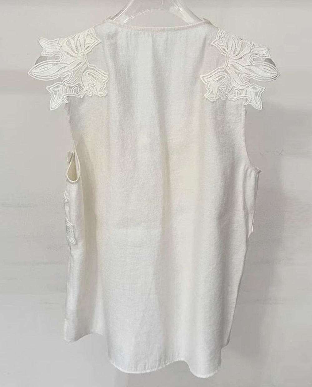 韓國立體花卉刺繡蕾絲無袖上衣 | 透視網紗飛袖百搭背心 Korean Floral Embroidery Lace Sleeveless Top