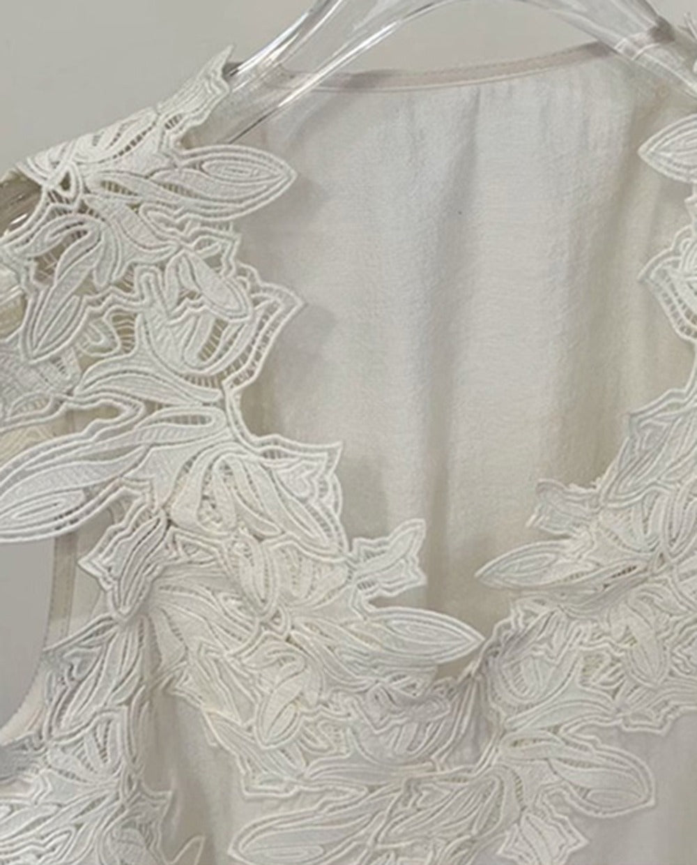 韓國立體花卉刺繡蕾絲無袖上衣 | 透視網紗飛袖百搭背心 Korean Floral Embroidery Lace Sleeveless Top