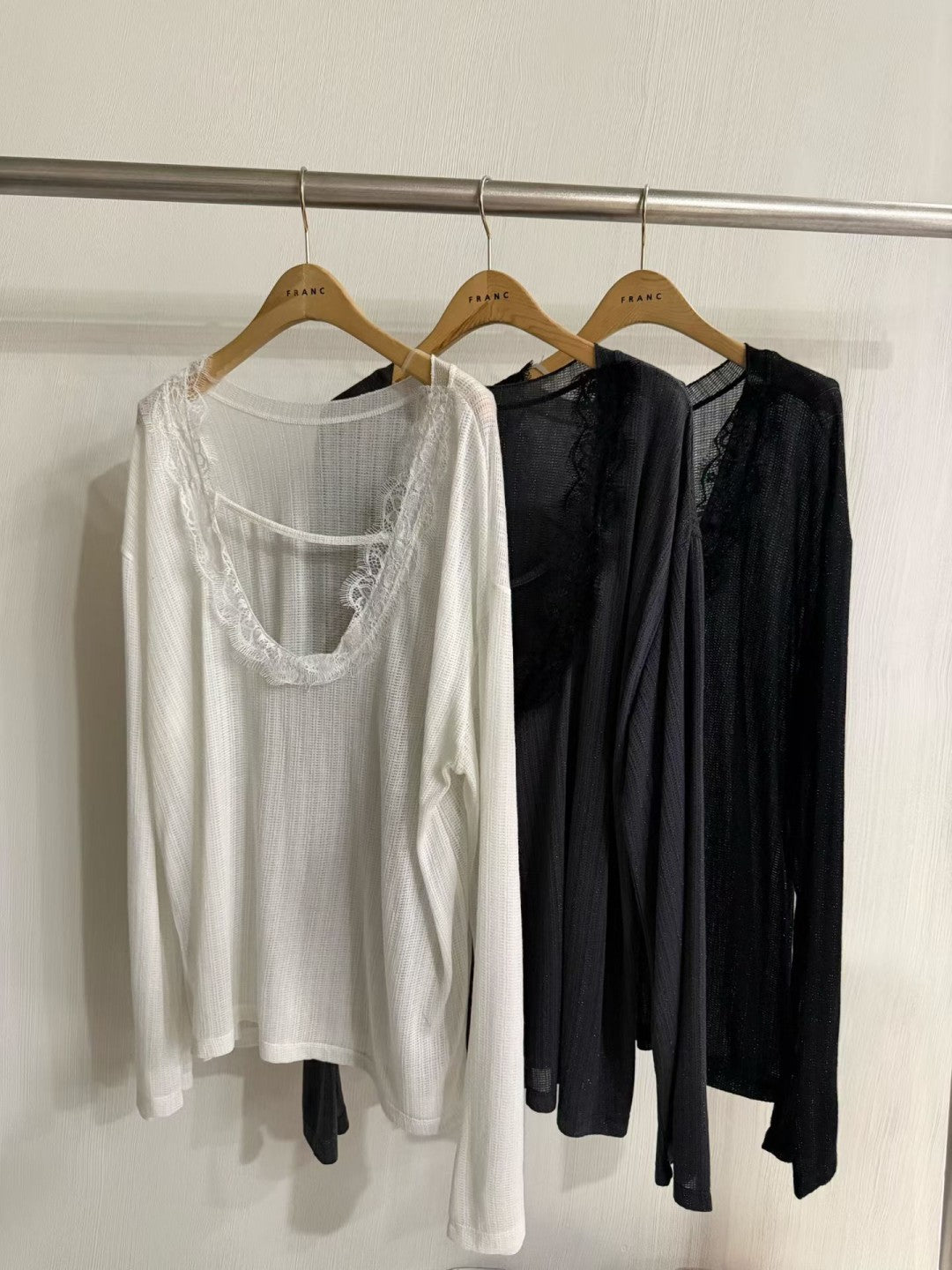 韓國FRANC毛邊U領薄透針織上衣 | 慵懶寬鬆長袖罩衫 Korean Frayed U-Neck Knit Top